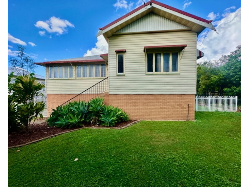104 South Station Rd, Silkstone QLD 4304