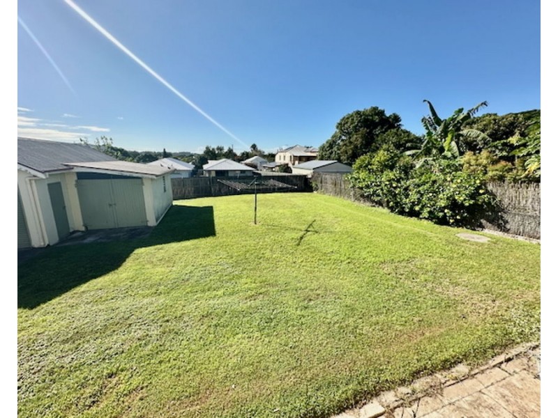 104 South Station Rd, Silkstone QLD 4304