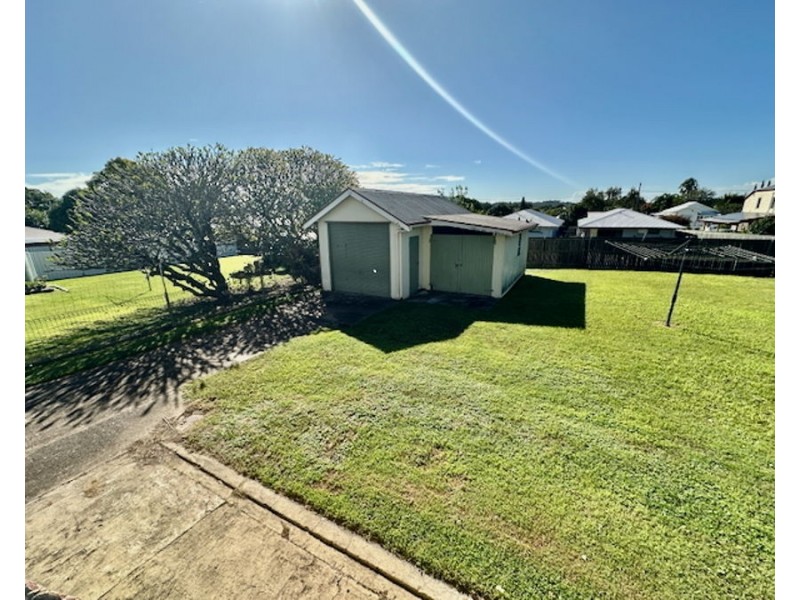 104 South Station Rd, Silkstone QLD 4304