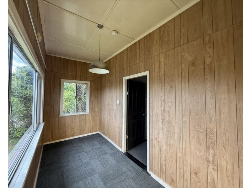 7 Smith st, North Ipswich QLD 4305