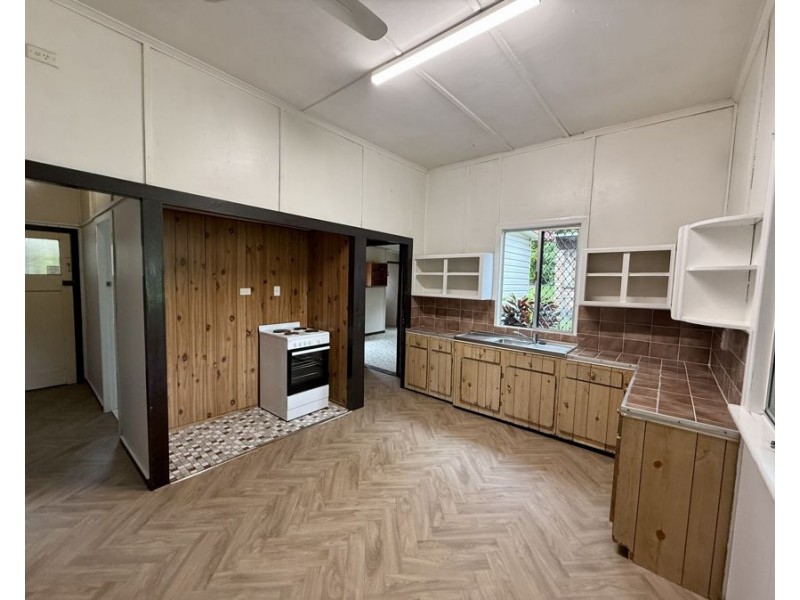 7 Smith st, North Ipswich QLD 4305