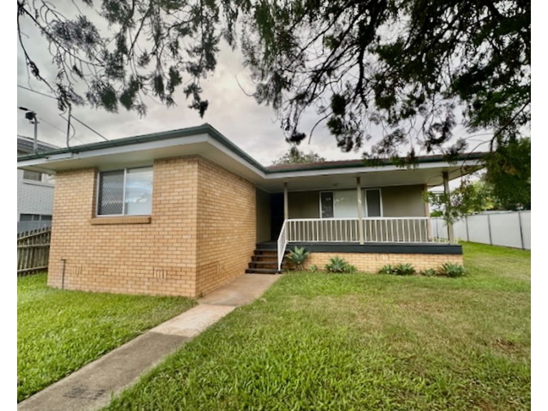 37 Chubb St, One Mile QLD 4305