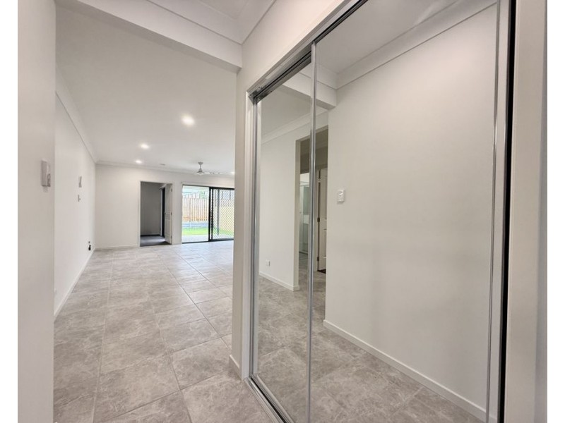 18 Sweetfern Drive, Logan Reserve QLD 4133