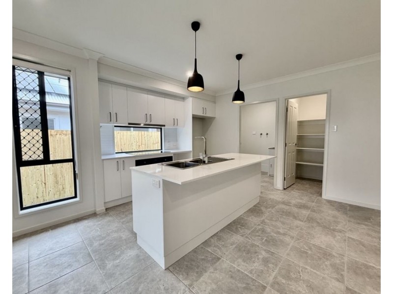 18 Sweetfern Drive, Logan Reserve QLD 4133