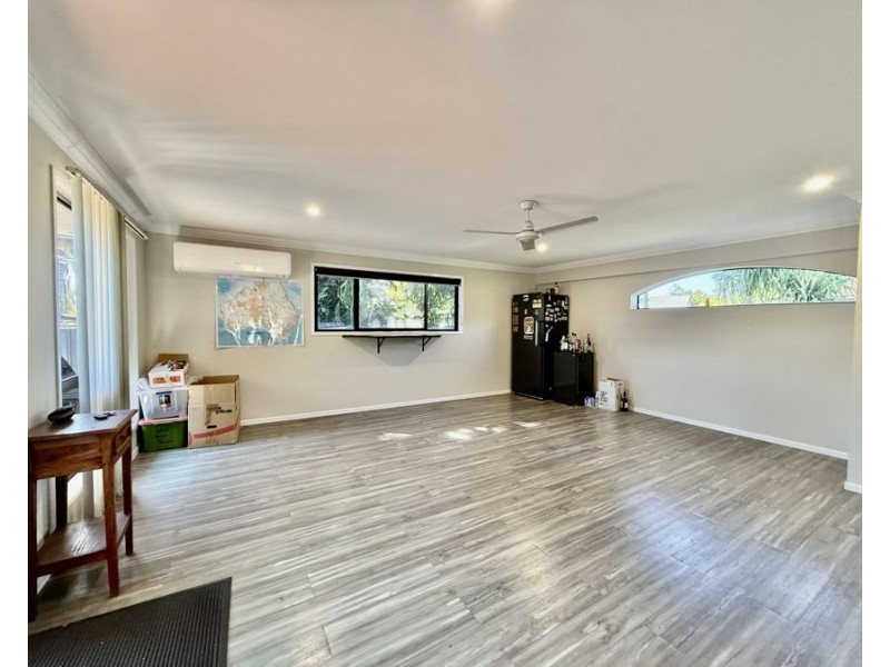 9 Dumfries Cct, Camira QLD 4300