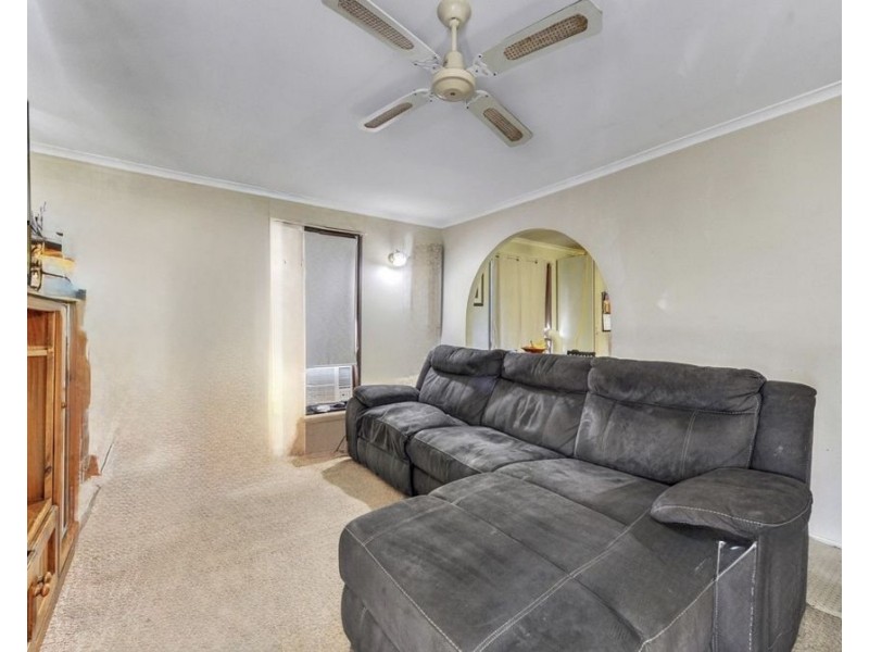 6 Naomai Street, Bundamba QLD 4304