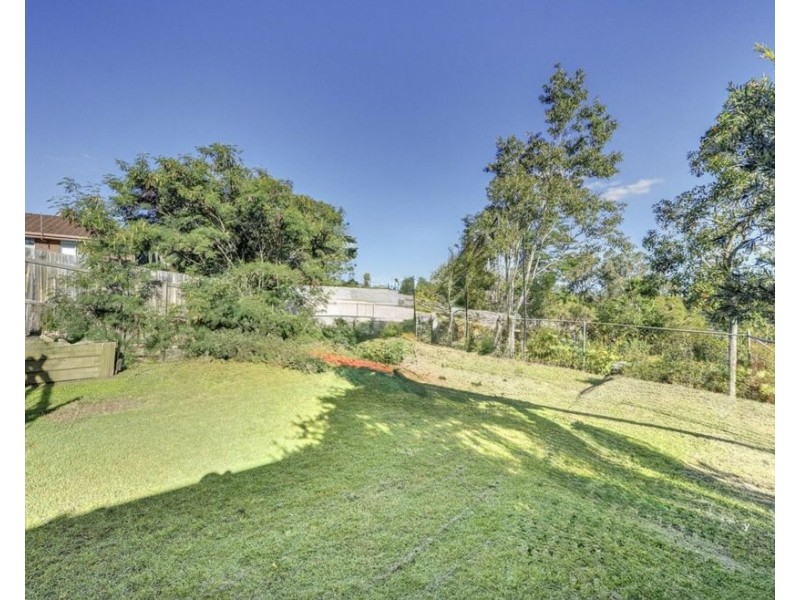 6 Naomai Street, Bundamba QLD 4304