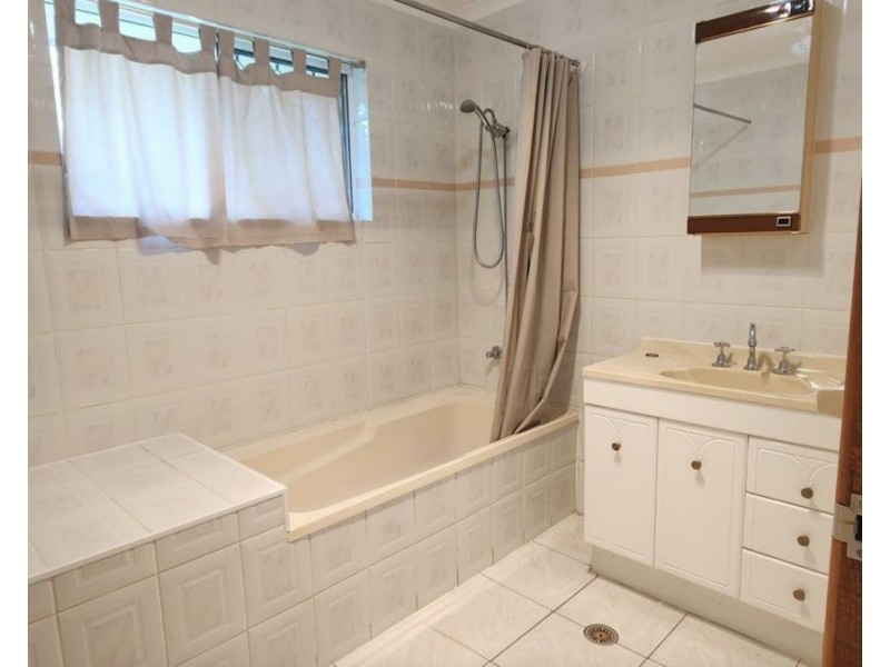 1/4 Graham Road, Morayfield QLD 4506