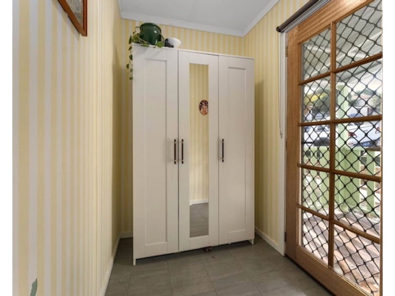 11 Fitzgerald St, North Ipswich QLD 4305