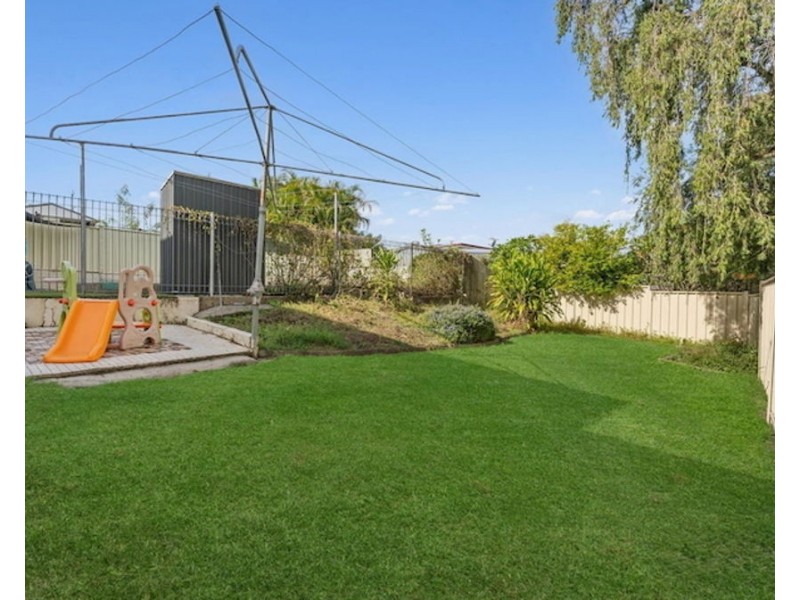 11 Fitzgerald St, North Ipswich QLD 4305