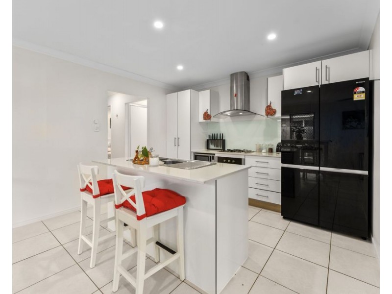 34 Waterfern Way, Ripley QLD 4306