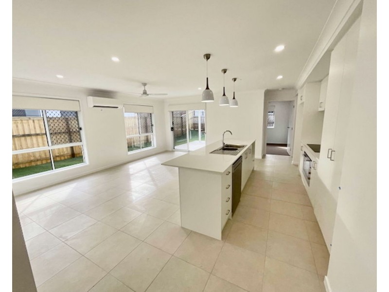 25 Stewart St, Walloon QLD 4306