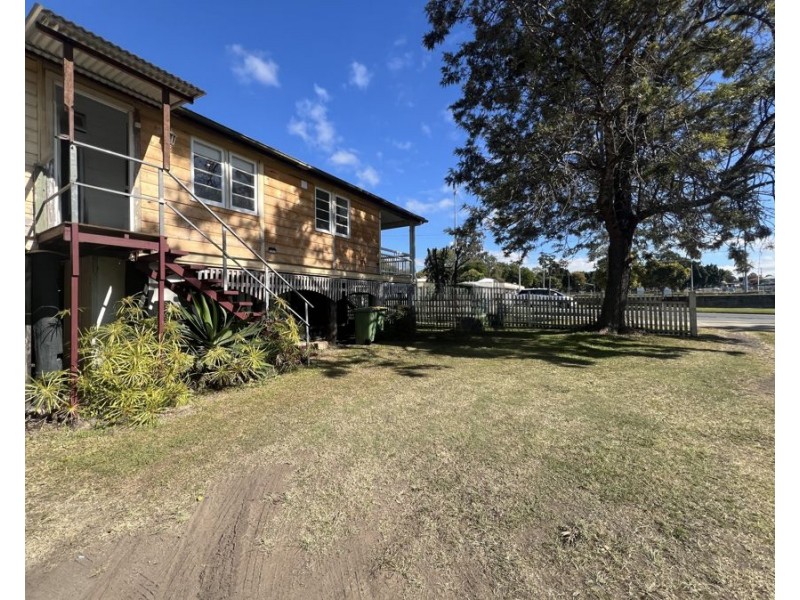 2/27 Pine st, North Ipswich QLD 4305