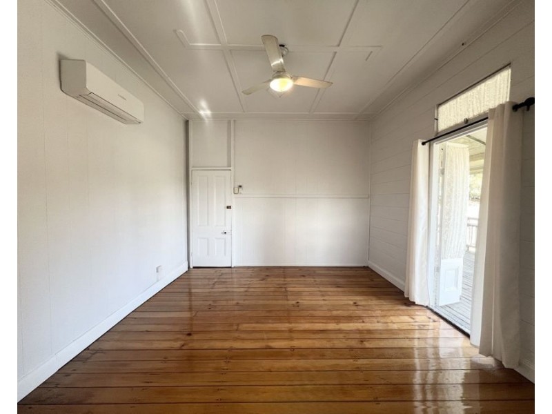 2/27 Pine st, North Ipswich QLD 4305