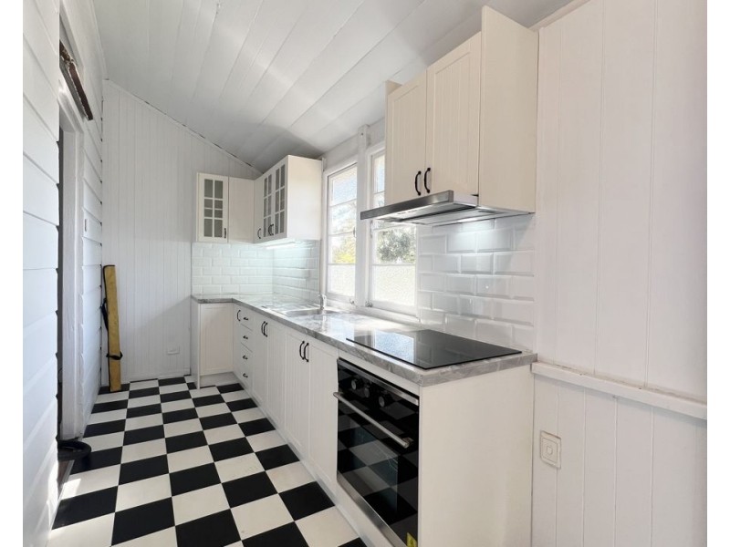 2/27 Pine st, North Ipswich QLD 4305