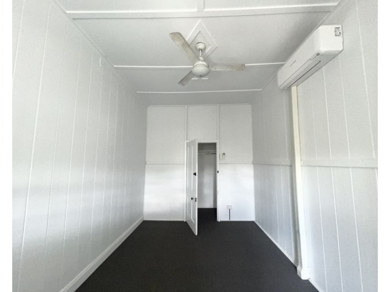2/27 Pine st, North Ipswich QLD 4305