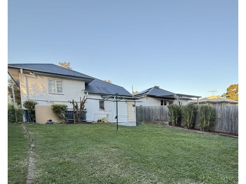 23 Vineyard St, One Mile QLD 4305