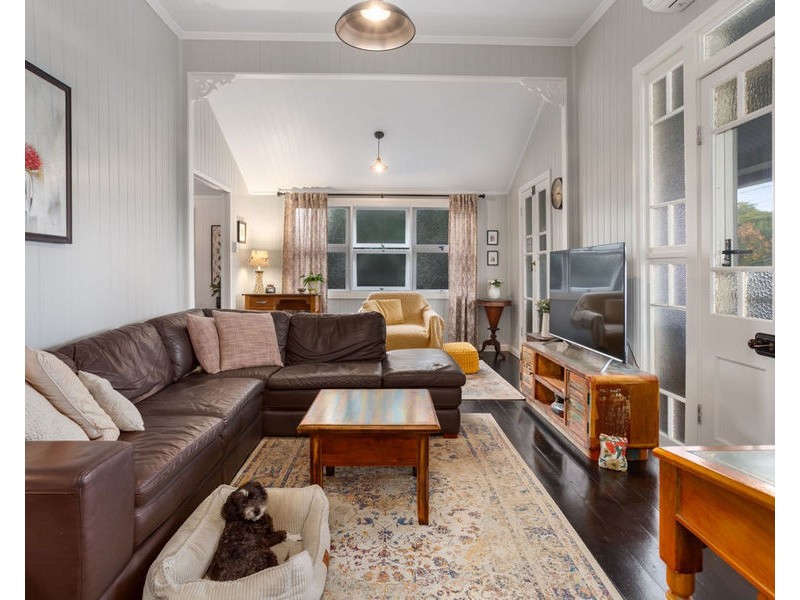 23 Whitehill Road, Newtown QLD 4305