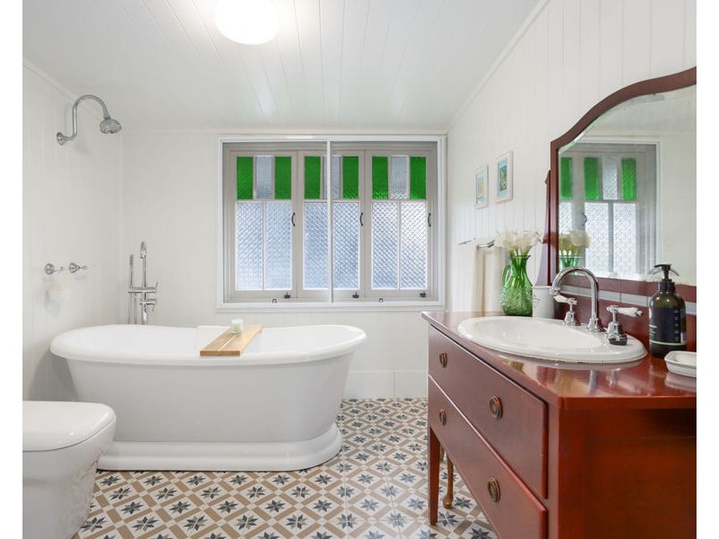 23 Whitehill Road, Newtown QLD 4305