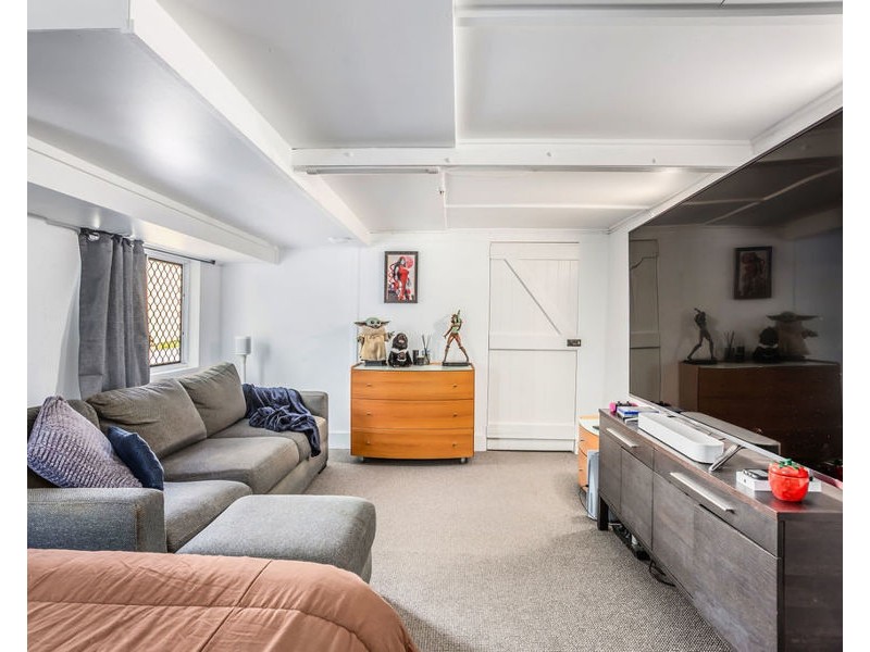23 Whitehill Road, Newtown QLD 4305