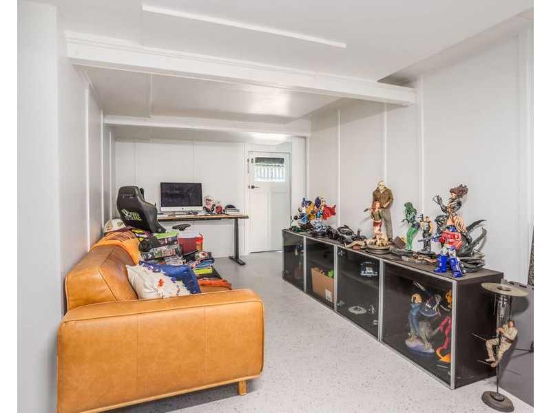 23 Whitehill Road, Newtown QLD 4305