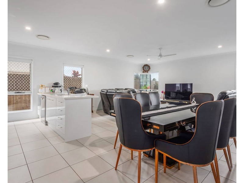 24 Tambor Crescent, Pallara QLD 4110