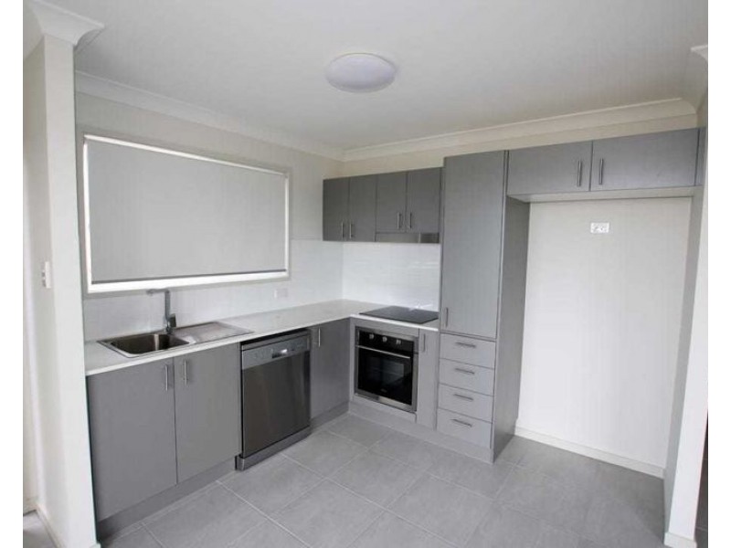 2/90 Bambil St, Marsden QLD 4132