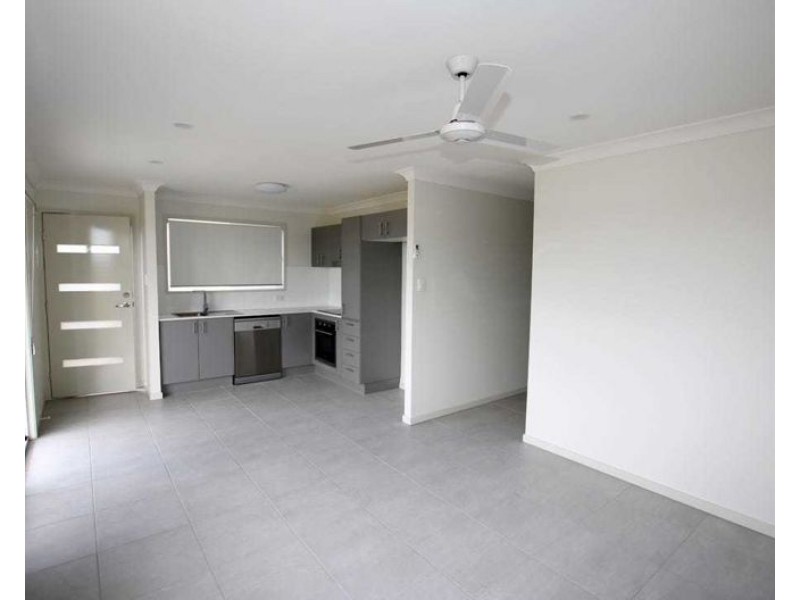 2/90 Bambil St, Marsden QLD 4132