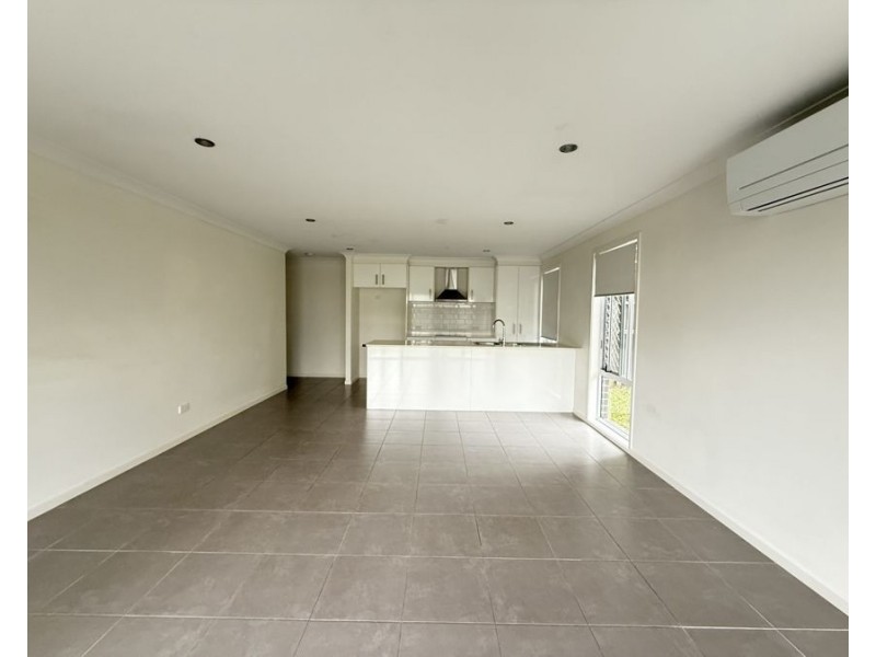 1/17 Folkes Cl, Bellbird Park QLD 4300