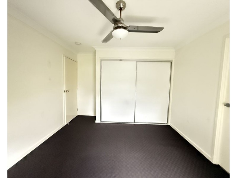 1/17 Folkes Cl, Bellbird Park QLD 4300