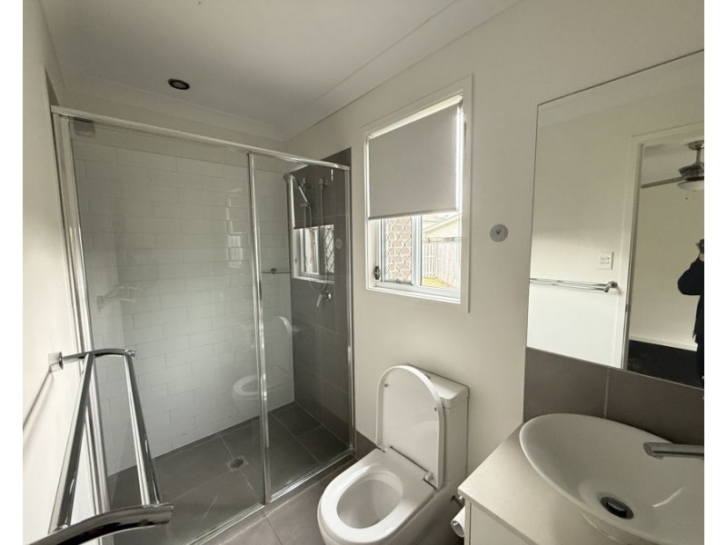 1/17 Folkes Cl, Bellbird Park QLD 4300