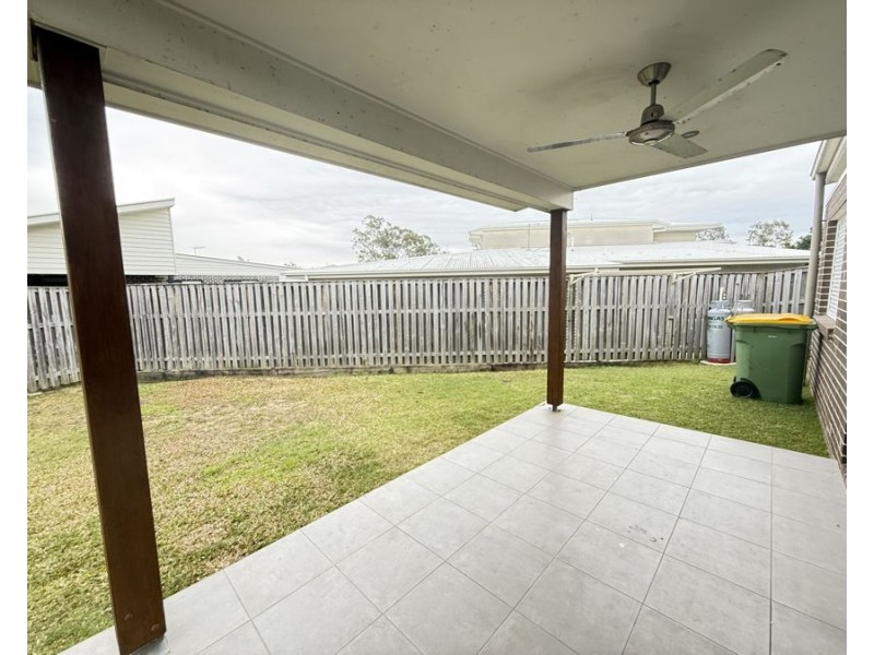 1/17 Folkes Cl, Bellbird Park QLD 4300