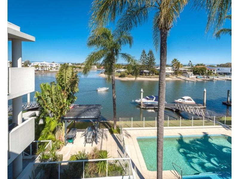 22/52 Back St, Biggera Waters QLD 4216