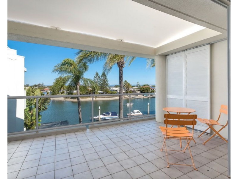 22/52 Back St, Biggera Waters QLD 4216
