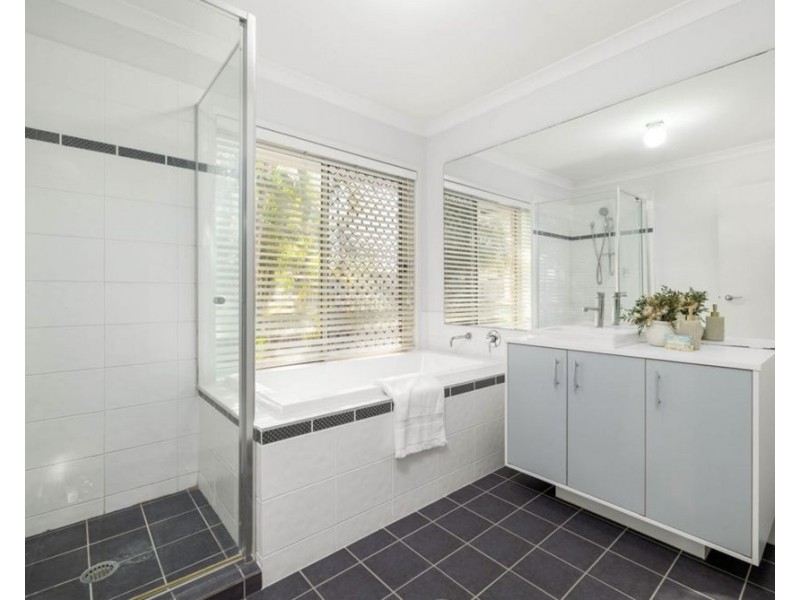 174 Edwards Street, Raceview QLD 4305