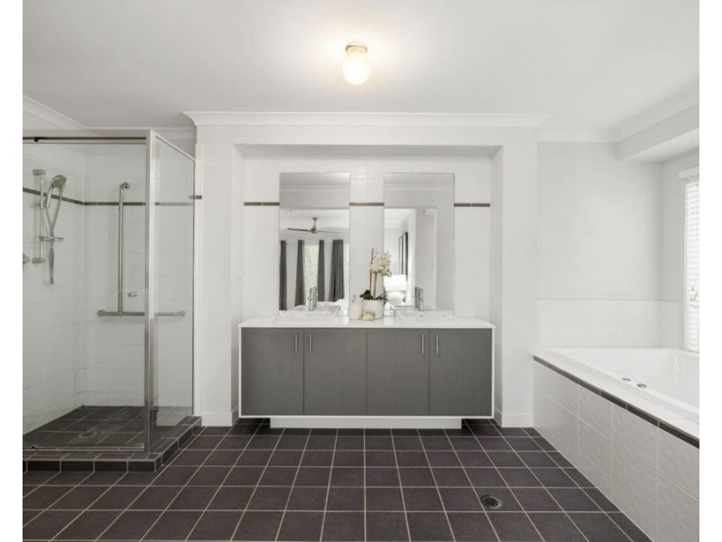 174 Edwards Street, Raceview QLD 4305
