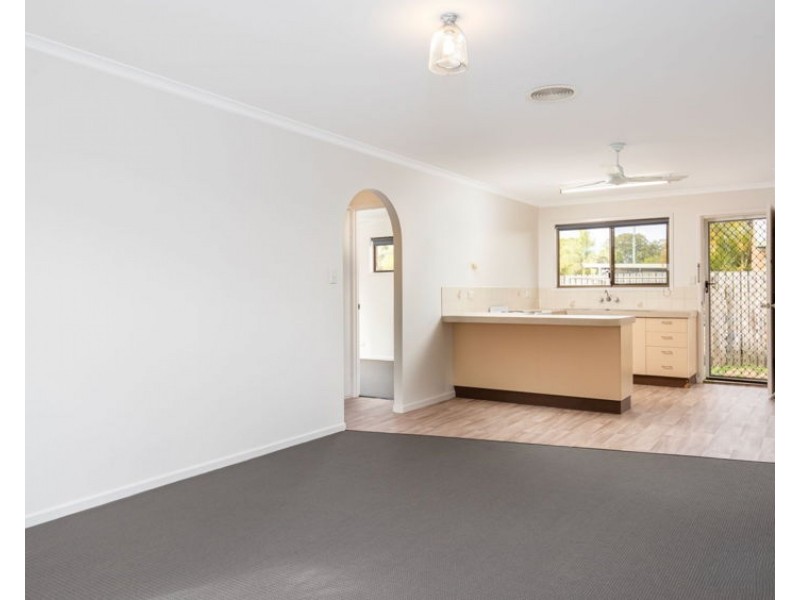 2/33 McKean St, Caboolture QLD 4510