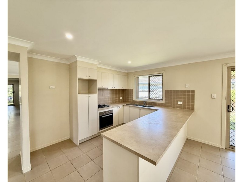 4 Glennis Ct, Bellmere QLD 4510