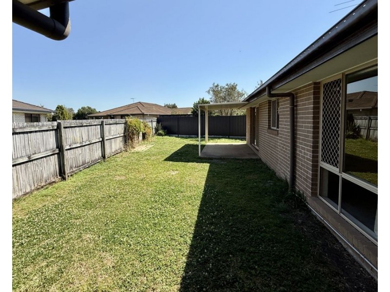 4 Glennis Ct, Bellmere QLD 4510