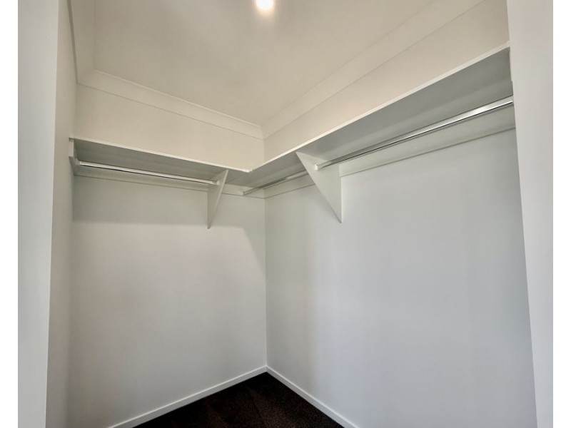 11 Cornell Street, Collingwood Park QLD 4301