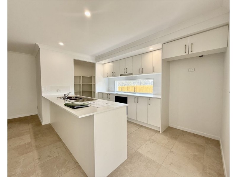 11 Cornell Street, Collingwood Park QLD 4301