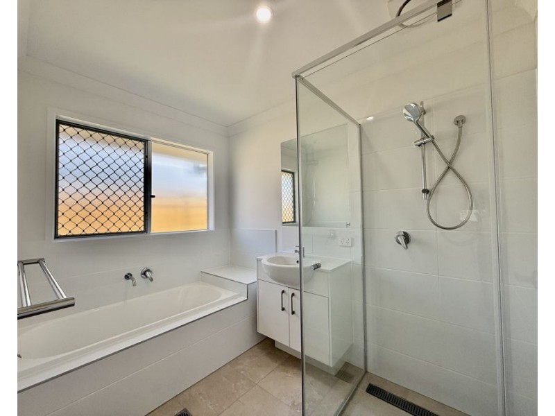11 Cornell Street, Collingwood Park QLD 4301