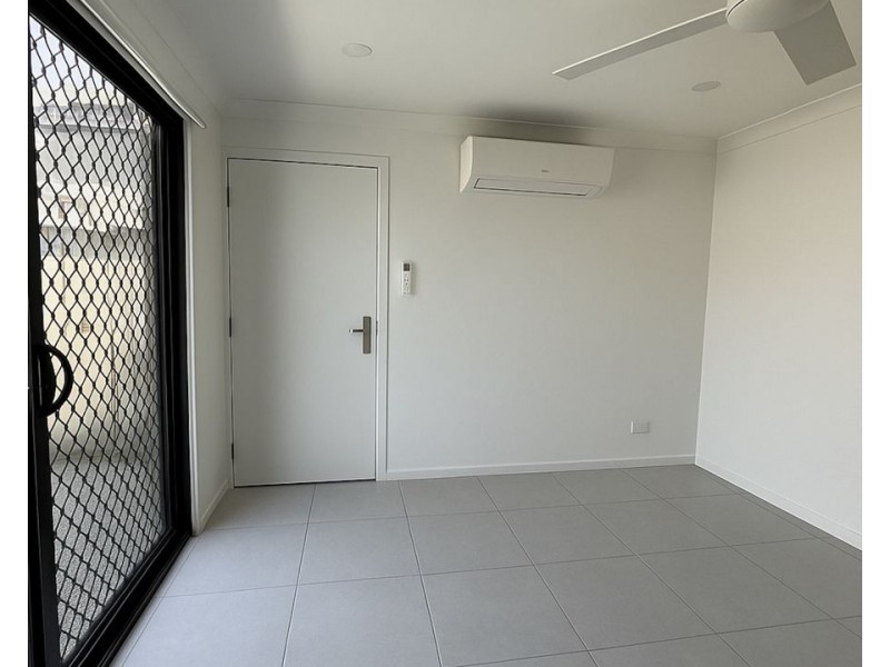 2/8 Regatta Cct, Burpengary QLD 4505