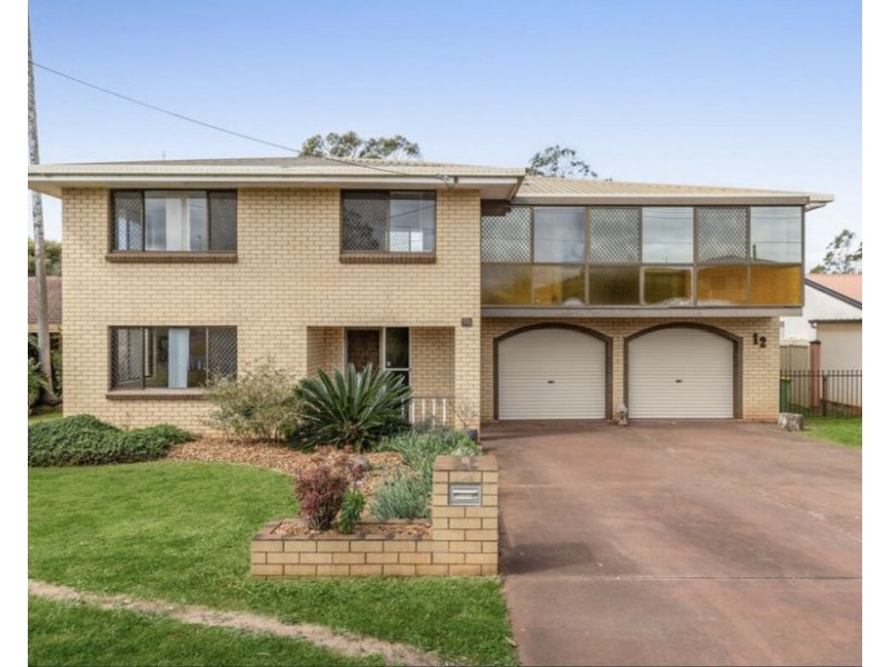 12 Risson, Wilsonton Heights QLD 4350