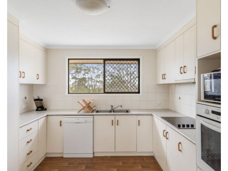 12 Risson, Wilsonton Heights QLD 4350