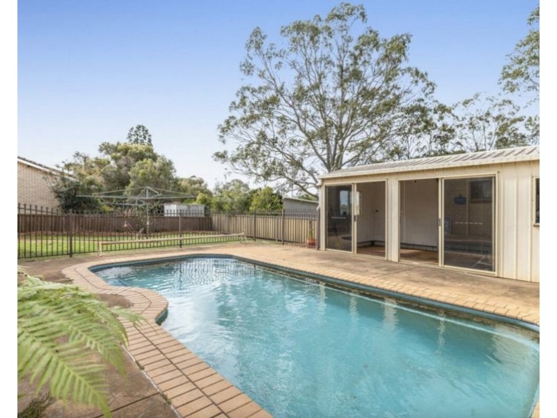 12 Risson, Wilsonton Heights QLD 4350