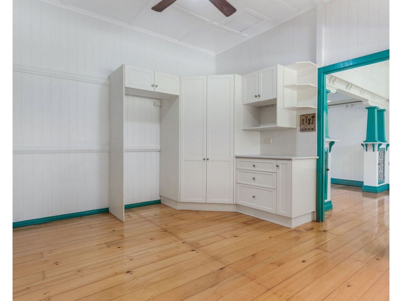 48 Clifton Street, Booval QLD 4304