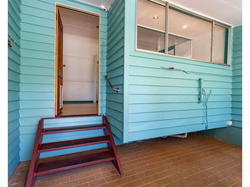 48 Clifton Street, Booval QLD 4304