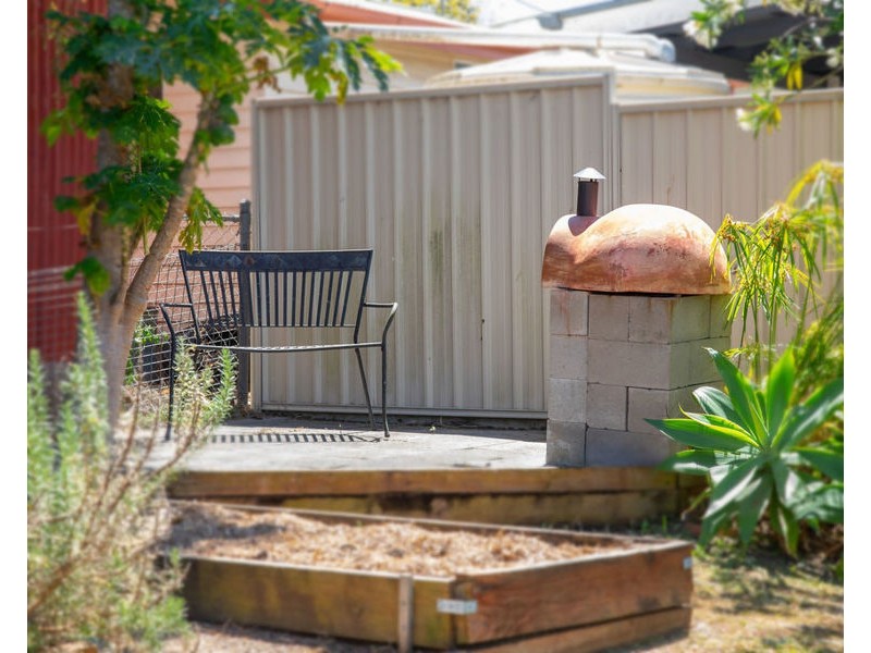 48 Clifton Street, Booval QLD 4304