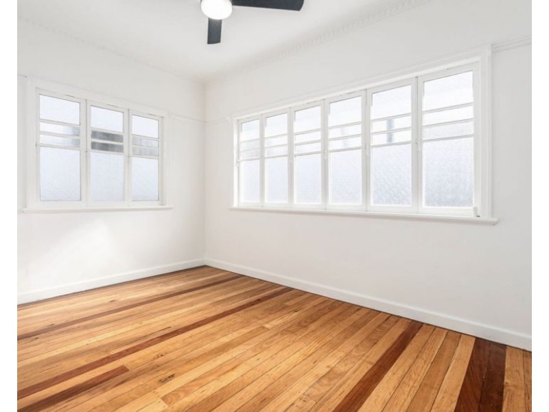 11 Challinor Street, Sadliers Crossing QLD 4305